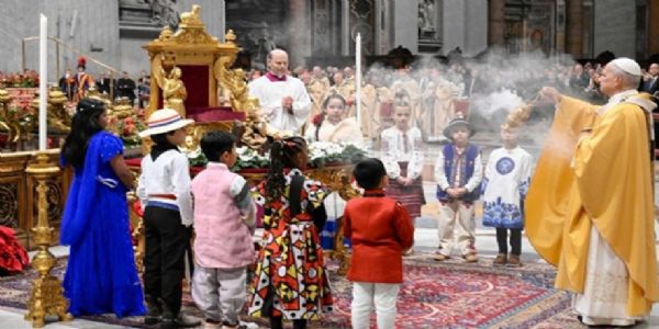 वेटिकन सिटी में क्रिसमस की धूम, पोप लियो का संदेश-यह दान और उम्मीद का त्योहार