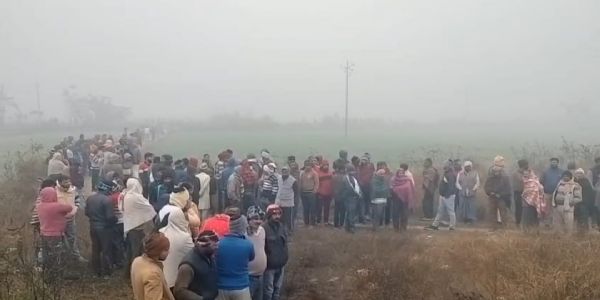 दावत खाने गए युवक की हत्या कर शव खेत मे फेंका