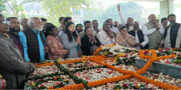 शहीद निर्मल महतो की जयंती पर विभिन्‍न दलों के नेताओं ने दी श्रद्धांजलि