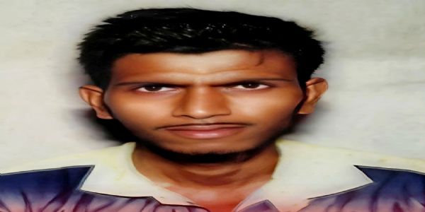 घर से युवक का शव बरामद, इलाके में सनसनी