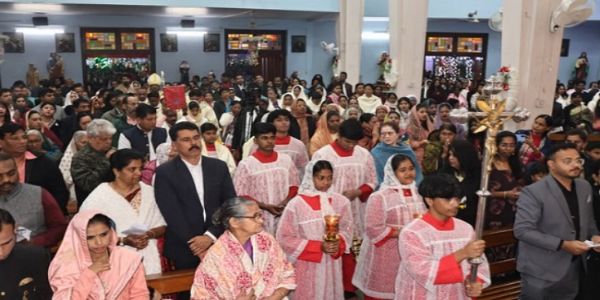 मध्य प्रदेश में क्रिसमस की धूम, गिरजाघरों में उल्लास का माहौल