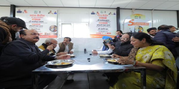 अटल कैंटीन की दिल्ली में शुरूआत, पांच रुपये में मिलेगा पौष्टिक भोजन