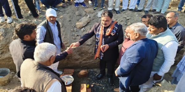 जींद : डिप्टी स्पीकर ने अहिरका में चौपाल का किया शिलान्यास