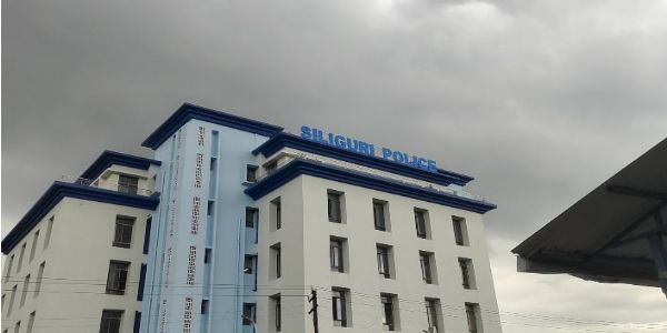 सिलीगुड़ी में क्रिसमस–न्यू ईयर के जश्न के बीच पुलिस अलर्ट, पब-बार की आड़ में बढ़ रहा नशे का कारोबार