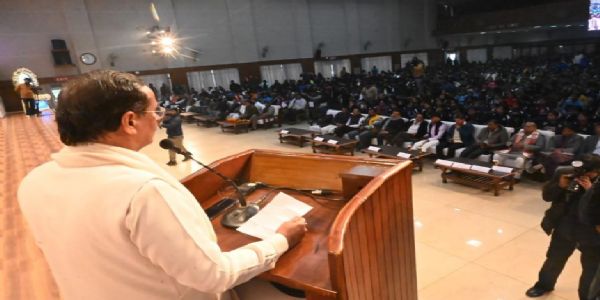 अटलजी लखनऊ के कार्यकर्ताओं के दिलों में बसते हैं: डा.दिनेश शर्मा