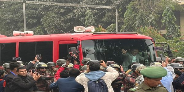 तारिक रहमान को ढाका पहुंचने पर कड़ी सुरक्षा प्रदान की गई है। फोटो - इंटरनेट मीडिया तारिक रहमान को ढाका पहुंचने पर कड़ी सुरक्षा प्रदान की गई है। फोटो - इंटरनेट मीडिया