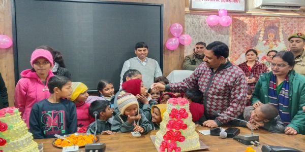 औरैया में वीर बाल दिवस पर बच्चों ने देखा पीएम के संबोधन का सजीव प्रसारण