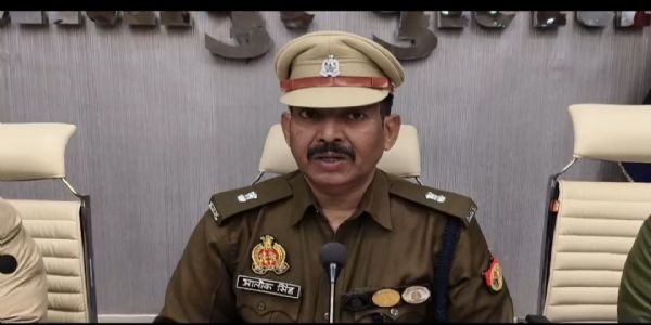 रेउसा में अवैध शस्त्र फैक्ट्री का भंडाफोड़, पिता-पुत्र गिरफ्तार