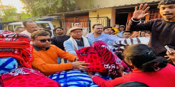 विधायक ने 15 लाख की योजनाओं का किया उद्घाटन और बांटे कंबल