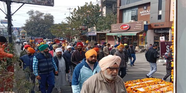 साहिबजादों के शहादत दिवस पर निकाला नगर कीर्तन