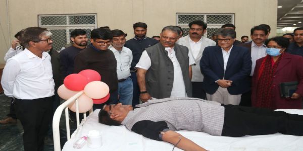 जीवन बचाना सबसे बड़ा पुण्य, रक्तदान से मिलती है नई जिंदगी : चिकित्सा मंत्री