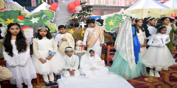 सहगल सिटी मोंटेसरी में सजा क्रिसमस कार्निवल, बच्चों की रचनात्मकता ने जीता दिल