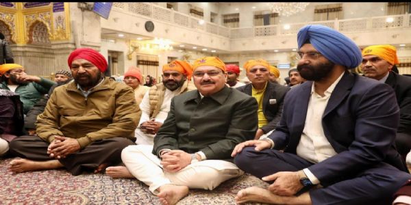 वीर बाल दिवस पर जेपी नड्डा ने शीश गंज साहिब गुरुद्वारे में टेका मत्था