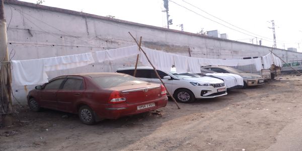 वाराणसी के धोबी समाज ने नगर निगम से मांगा कपड़ा सुखाने के लिए स्थान