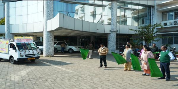 जन्म–मृत्यु निबंधन जागरूकता के लिए छह वाहन रवाना