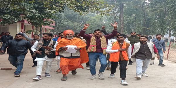 अवैध मांस कारोबार के विरोध में राष्ट्रीय बजरंग दल ने सौपा ज्ञापन