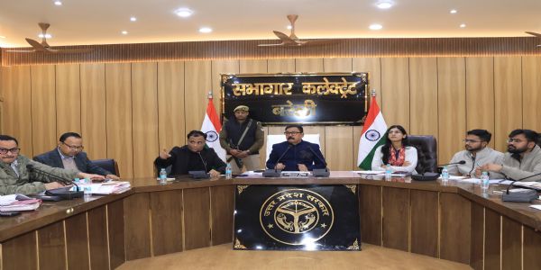 पेट्रोल पंप और टोल प्लाजा पर लगें जागरूकता होर्डिंग, हाईवे से हटें शराब की दुकानें