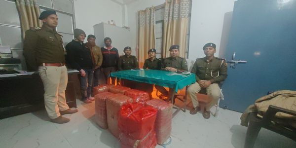 सुगौली में पुलिस ने बोलेरो पर लदी 93 किलो गांजा किया बरामद,तीन अंतरराज्यीय तस्कर गिरफ्तार