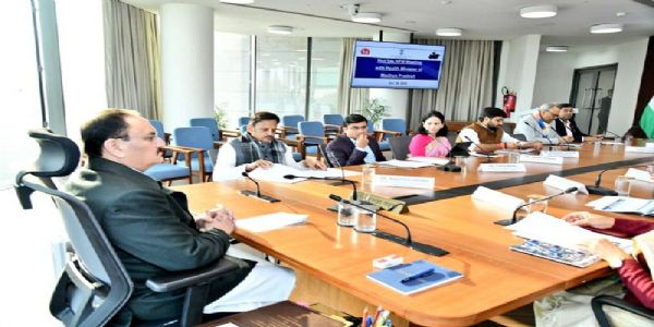 केन्द्रीय मंत्री नड्डा ने की मध्य प्रदेश में स्वास्थ्य सेवाओं की समीक्षा