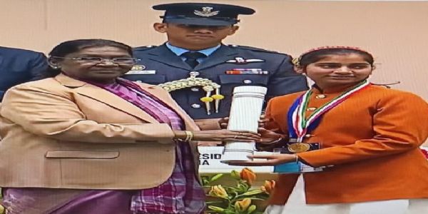 राष्ट्रपति द्रौपदी मुर्मू द्वारा प्रदान किया गया सम्मान