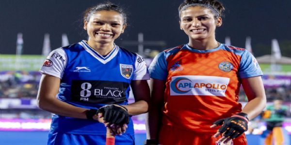 सलीमा टेटे और नवनीत कौर