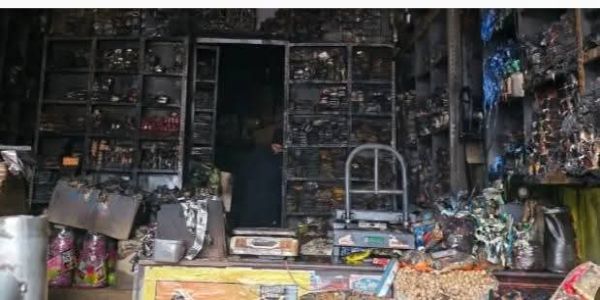 किराना दुकान में लगी आग, लाखों का सामान जलकर खाक