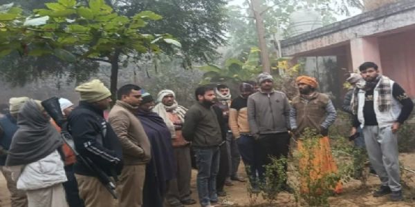 अराजक तत्वों ने मंदिर से उखाड़ फेंकी हनुमान प्रतिमा, जांच में जुटी पुलिस