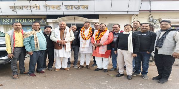 व्यापारियों के सम्मान की लड़ाई लड़ रहा उत्तर प्रदेश उद्योग व्यापार मंडल : पूर्व सांसद भैरो प्रसाद मिश्रा