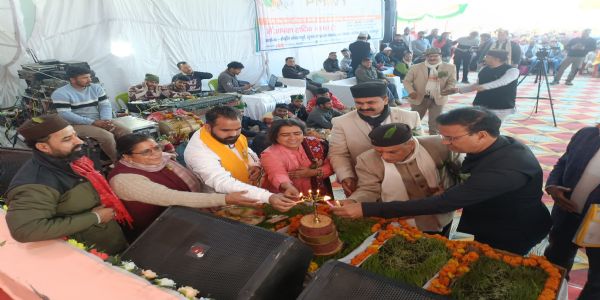 रवांई लोक महोत्सव: दूसरे दिन पारंपरिक आयोजन और सांस्कृतिक रंगारंग प्रदर्शन