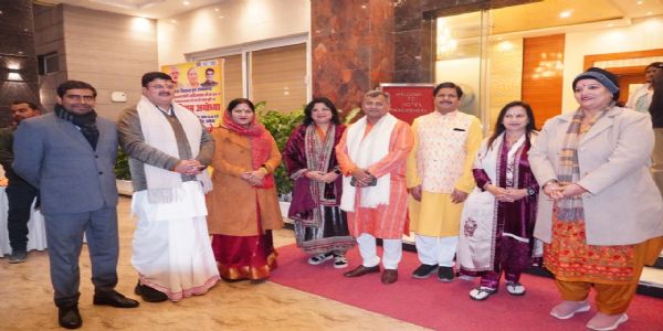 क्रूज से सरयू भ्रमण कर महापौरों ने निहारी रामनगरी की अलौकिक छटा