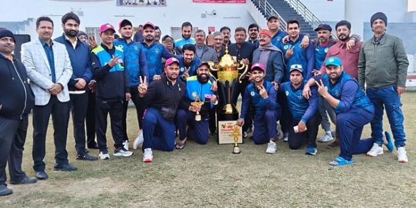 विजेता टीम