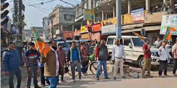 ईस्टर्न बाईपास पर भाजपा का सड़क जाम, बार-बार हो रही दुर्घटनाओं का जताया विरोध