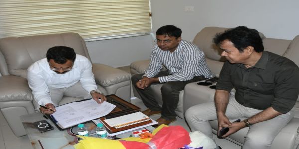 कानपुर : रैन बसेरे के निरीक्षण में रुपये वसूलने की मिली शिकायत, डीएम ने नगर आयुक्त से मांगा जवाब