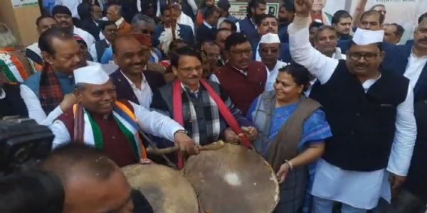 कांग्रेस के 140वें स्थापना दिवस पर झारखंड में भव्य आयोजन, वरिष्ठ नेताओं को किया गया सम्मान