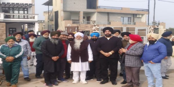 जम्मू में साहिबजादों और माता गुजरी जी की शहादत की याद में लंगर का आयोजन किया