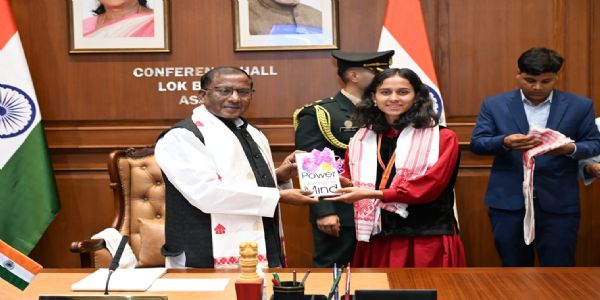 मनीषा ने असम भ्रमण विषय पर मिला द्वितीय पुरस्कार