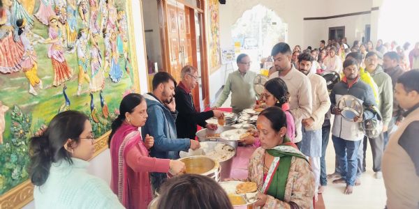 रांची के पुंदाग स्थित श्री मंगल राधा–कृष्ण मंदिर में 245वां अन्नपूर्णा सेवा भंडारा आयोजित