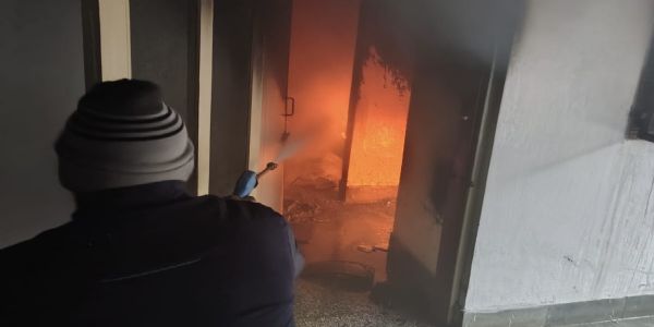 बरेली: गर्ल्स हॉस्टल में बंद कमरे में लगी आग