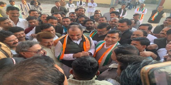 राजगढ़ः राजगढ़ रोड़ का नाम यथावत रखने की मांग को लेकर कांग्रेस ने सौंपा ज्ञापन