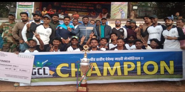 फॉरेस्ट फाइटर्स को 13 रनों से हराकर सिंहभूम स्टार्स ने जीता देवेंद्र माझी मेमोरियल क्रिकेट लीग