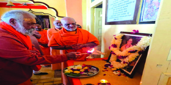 त्याग और तपस्या की प्रतिमूर्ति थे स्वामी कैवल्यानंद सरस्वती : विश्वेश्वरानंद