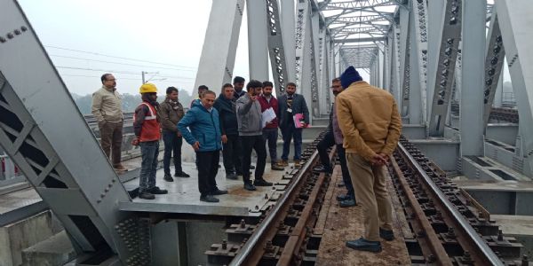 डीएफसीसीआईएल एमडी ने प्रयागराज और डीडीयू में माघ मेला की तैयारियों का किया निरीक्षण