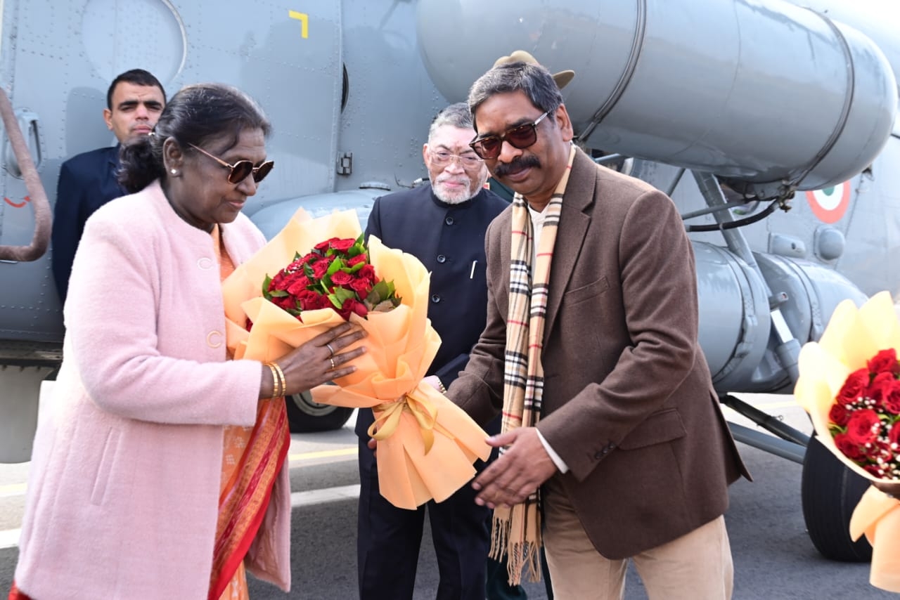 जमशेदपुर पहुंचीं राष्ट्रपति द्रौपदी