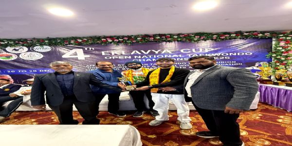 हरिद्वार में आयोजित हुई थी चतुर्थ एकलव्य कप ओपन नेशनल ताइक्वांडो चैंपियनशिप मैं सम्मानित होते मुरादाबाद के खिलाड़ी।