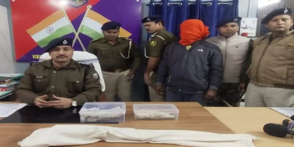 पुलिस ने तीन हथियार के साथ 7 कारतूस किये बरामद