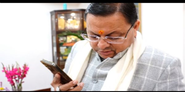 त्रिपुरा के छात्र एंजेल चकमा के पिता काे धामी सरकार ने भेजी आर्थिक सहायता