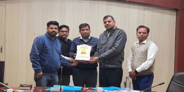 आमजन को त्वरित, निशुल्क व गुणवत्तापूर्ण स्वास्थ्य सेवाएं देने पर जोर