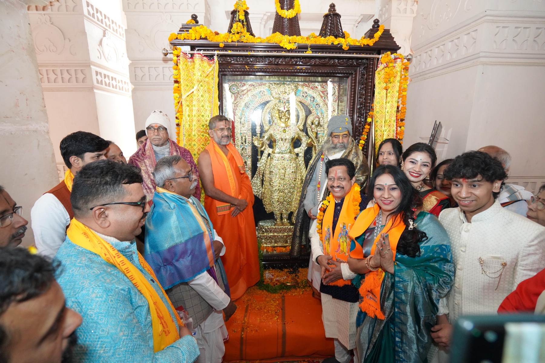 मूर्ति अनावरण