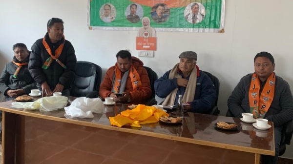 भाजपा लद्दाख ने संगठन को मजबूत करने और नुब्रा घाटी में विकास को बढ़ावा देने के लिए बैठक की भाजपा लद्दाख ने संगठन को मजबूत करने और नुब्रा घाटी में विकास को बढ़ावा देने के लिए बैठक की