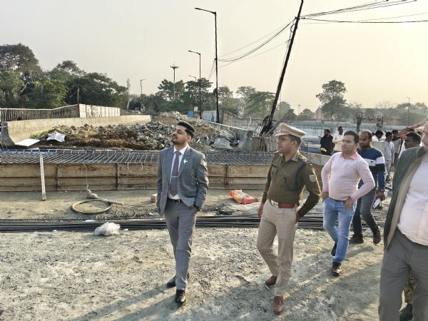 निरीक्षण करते उपायुक्त एवं एसएसपी निरीक्षण करते उपायुक्त एवं एसएसपी